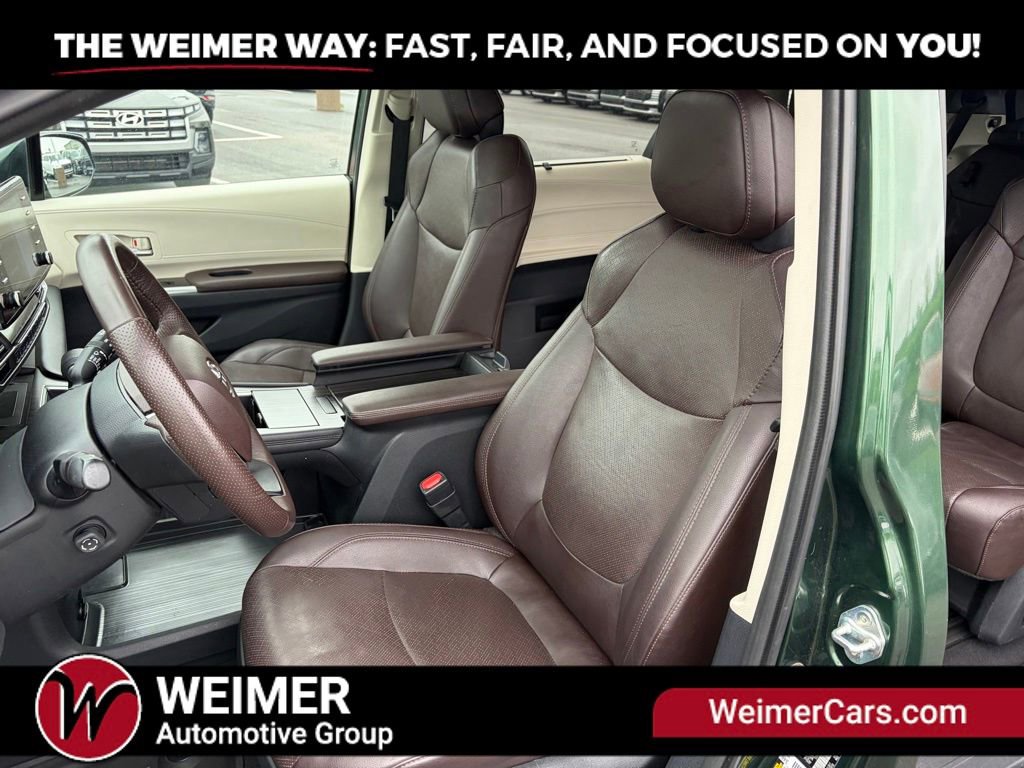 Used 2021 Toyota Sienna Platinum AWD/4WD image 23