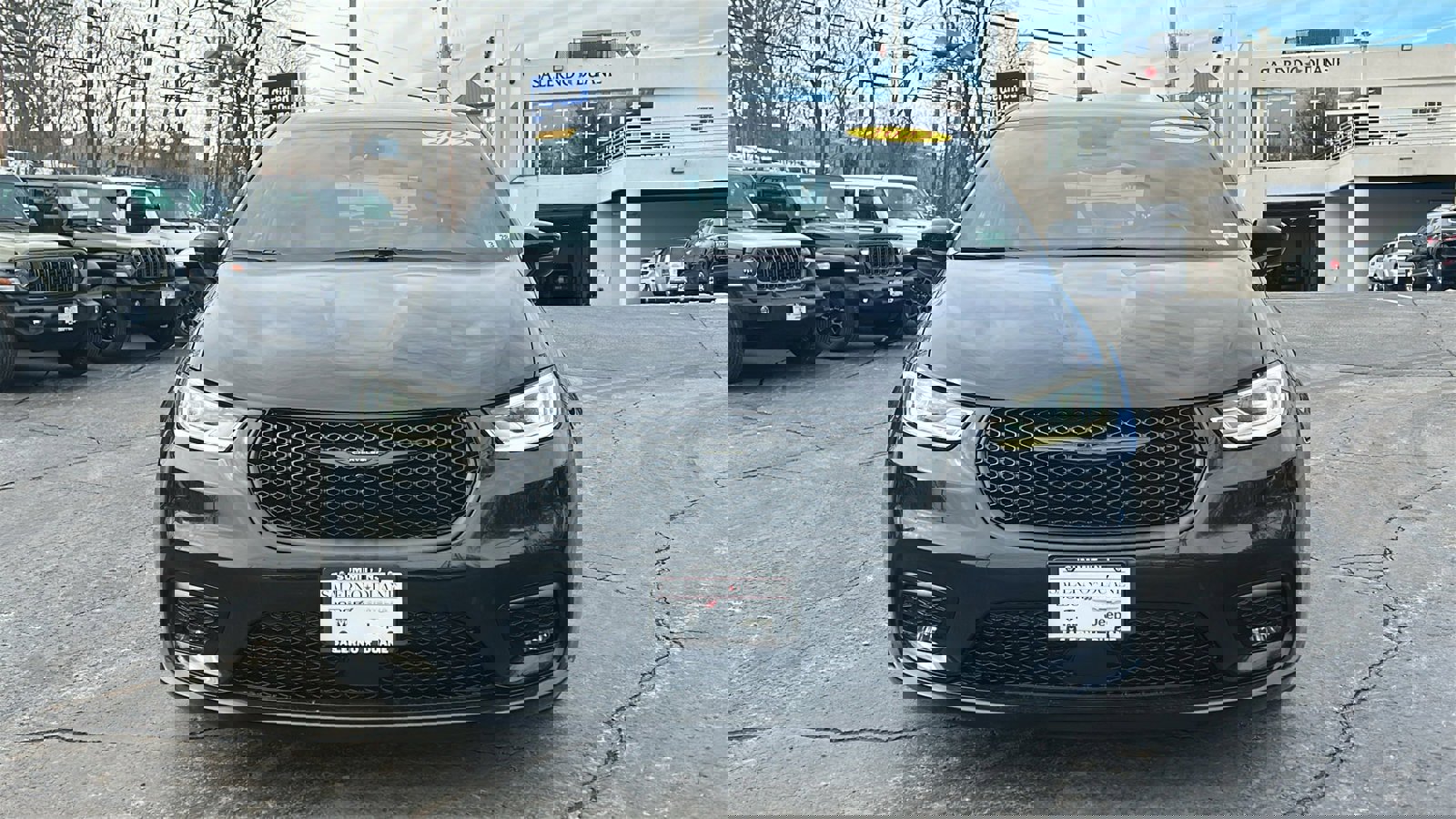 Certified 2022 Chrysler Pacifica Touring-L w/ S Appearance Package image 2