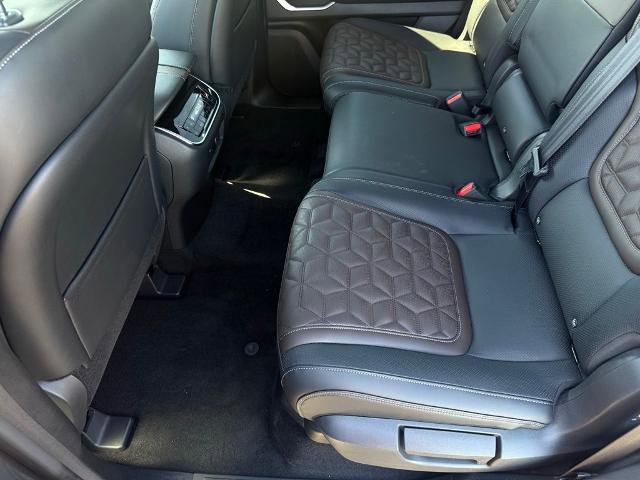 New 2025 Nissan Armada Platinum Reserve image 11