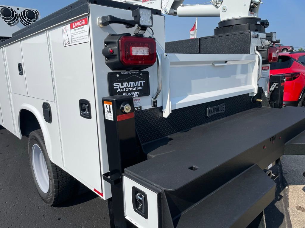 New 2025 Ford F550 4x4 Regular Cab Super Duty image 45
