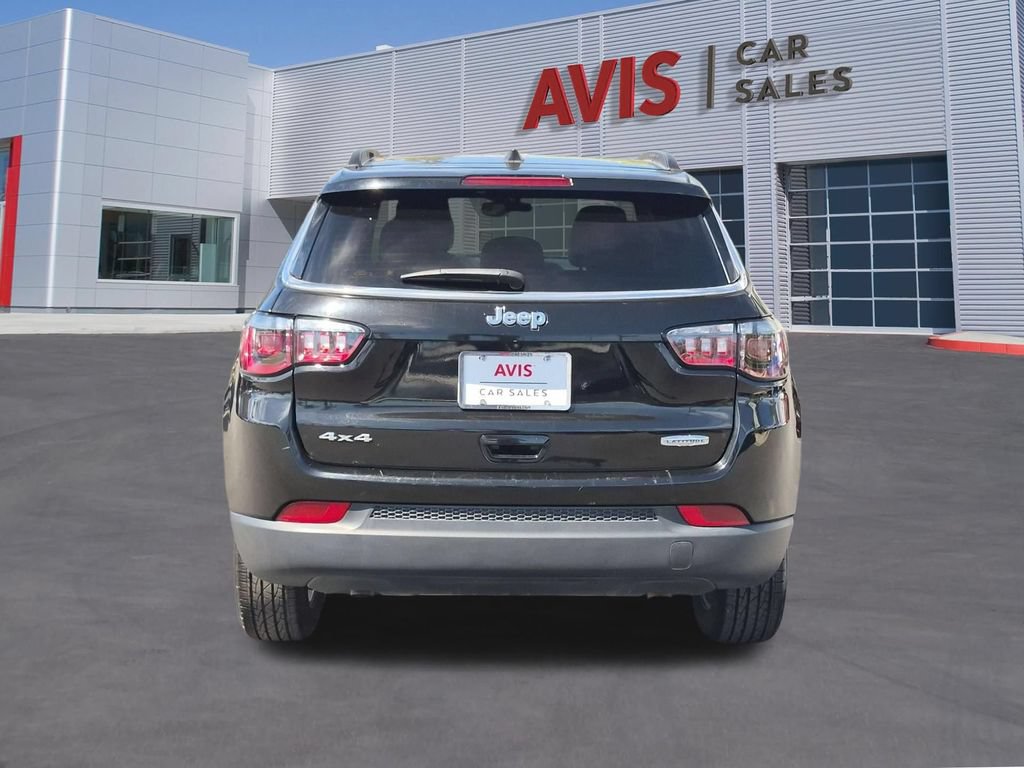 Used 2025 Jeep Compass Latitude w/ Sun & Sound Group AWD/4WD image 7