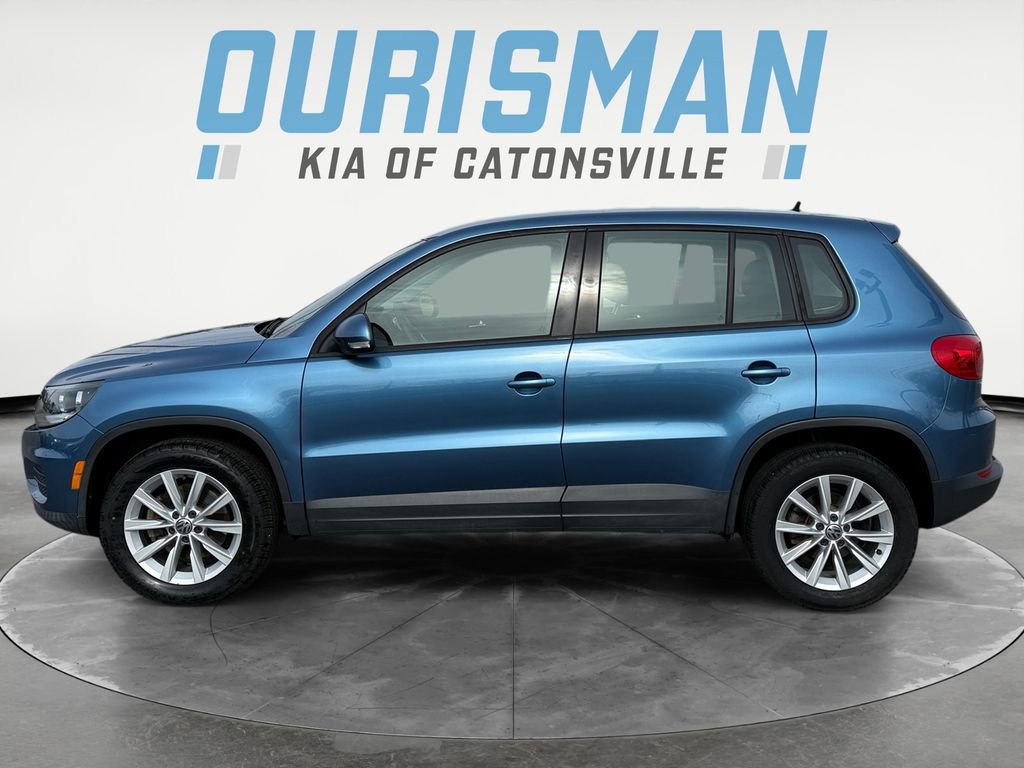 Used 2017 Volkswagen Tiguan Limited w/ Alloy Wheels Package image 3