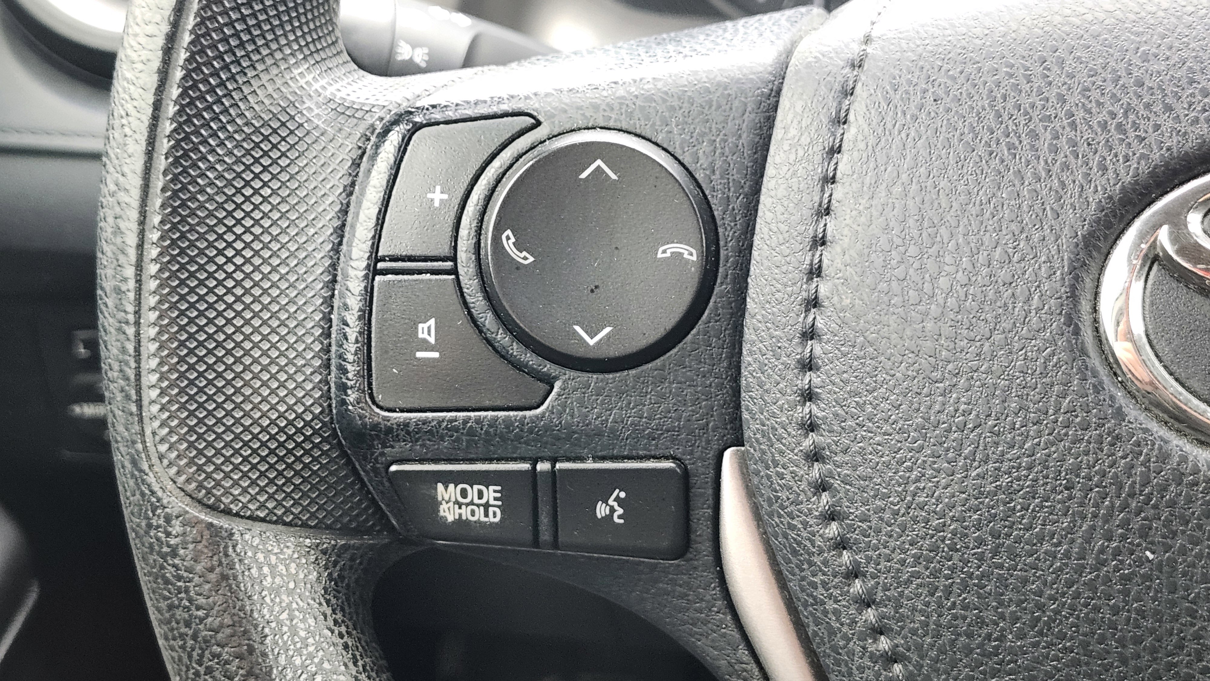 Used 2017 Toyota RAV4 LE image 30