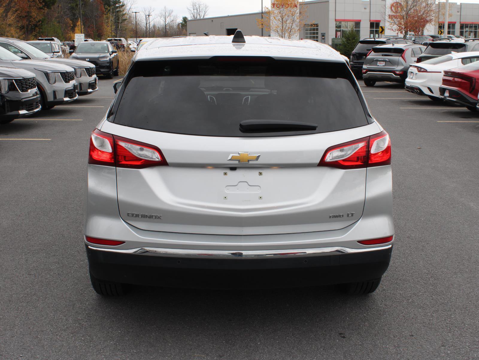 Used 2020 Chevrolet Equinox LT w/ Driver Convenience Package image 6