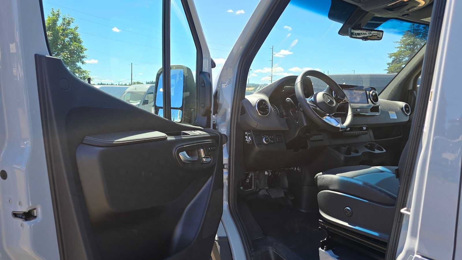 Used 2026 Mercedes-Benz Sprinter 2500 image 20