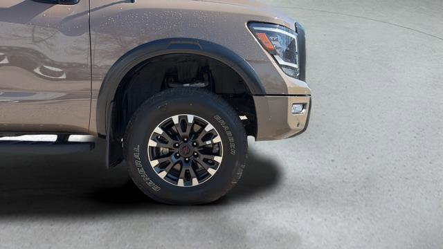 Used 2020 Nissan Titan PRO-4X w/ Pro-4x Convenience Package image 12