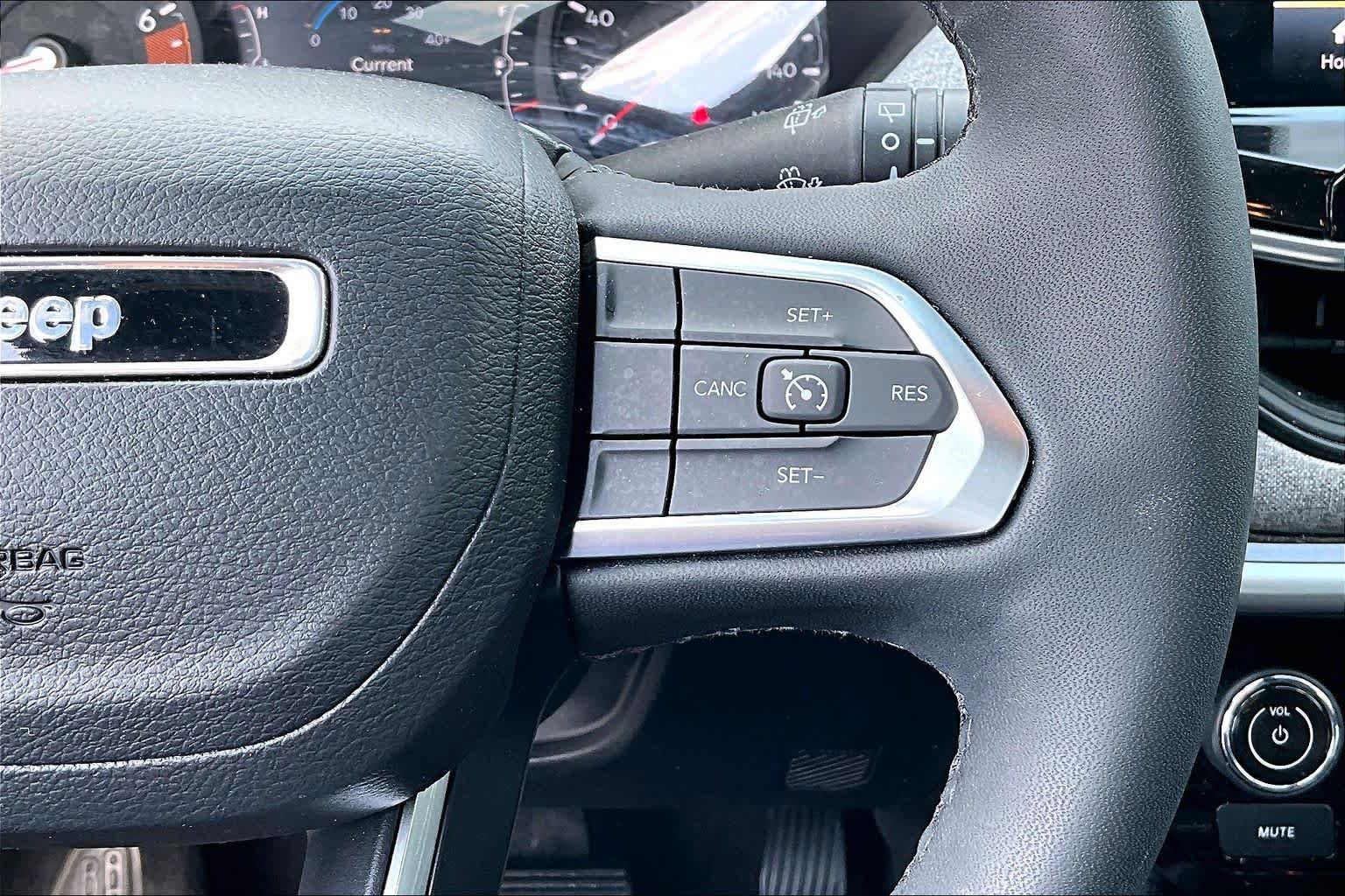 Used 2023 Jeep Compass Latitude w/ Sun and Sound Group image 27