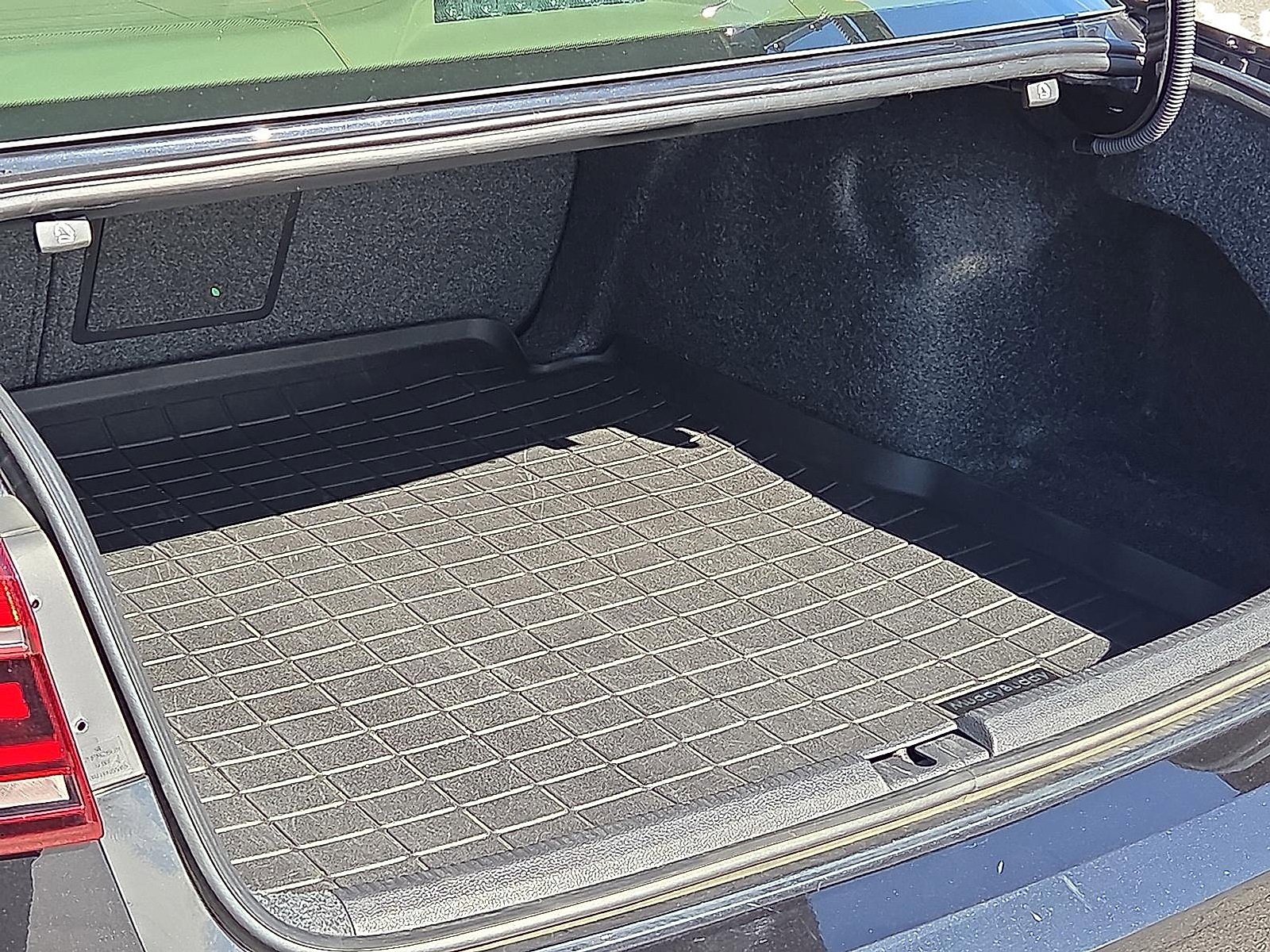 Used 2017 Volkswagen Passat 1.8T SEL Premium image 9