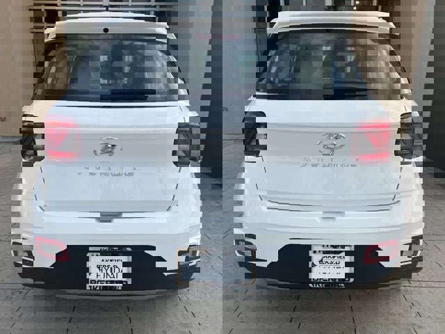 New 2026 Hyundai Venue SE image 24