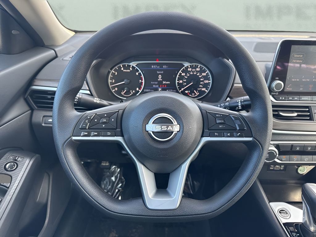 Used 2025 Nissan Altima 2.5 SV FWD image 13
