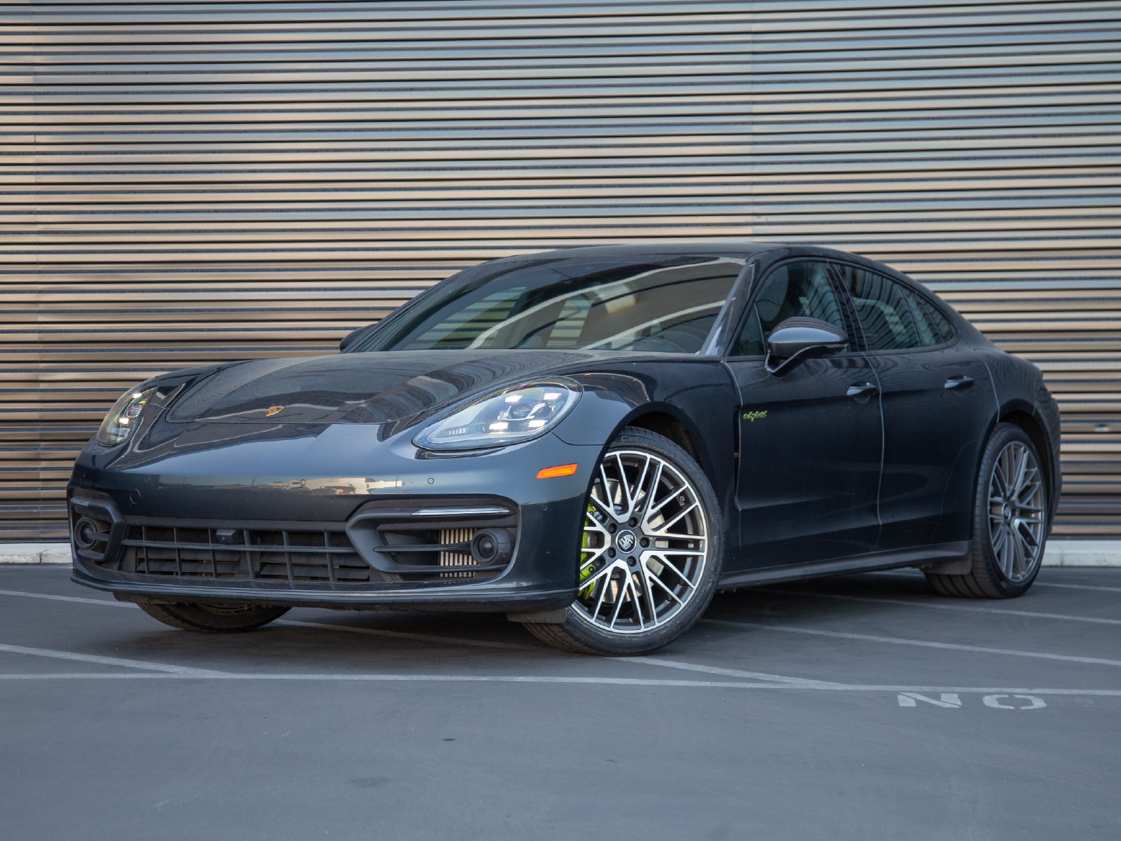 Certified 2023 Porsche Panamera 4 AWD/4WD image 1