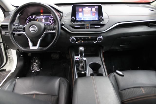 Used 2019 Nissan Altima 2.5 SR w/ SR Premium Package FWD image 2