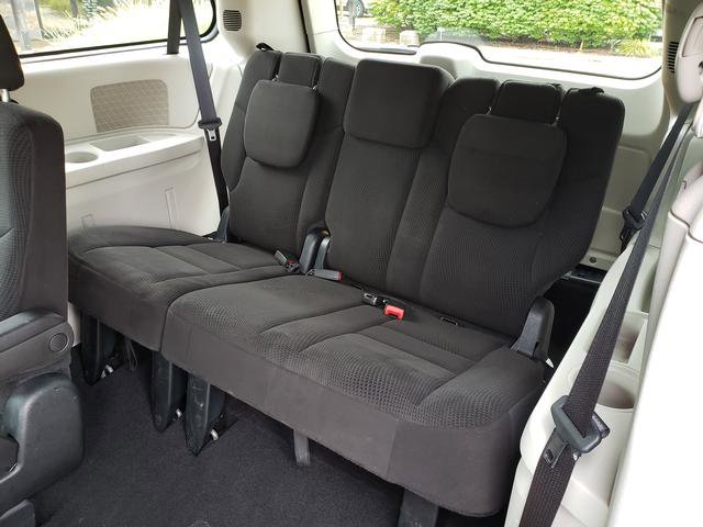 Used 2016 Dodge Grand Caravan SE image 13