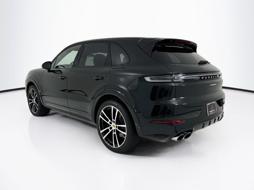 Certified 2025 Porsche Cayenne AWD/4WD image 3