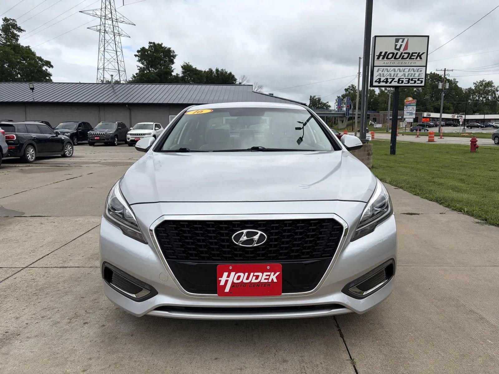 Used 2016 Hyundai Sonata SE FWD image 2