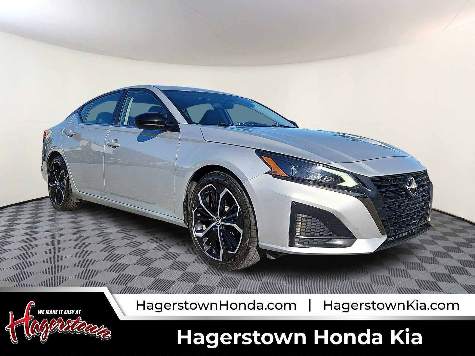 Used 2024 Nissan Altima 2.5 SR