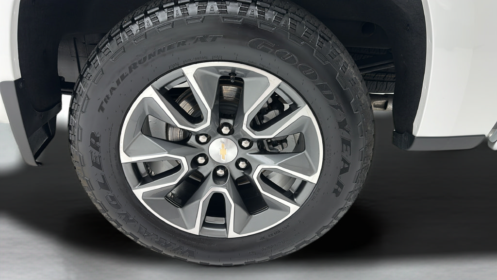 Used 2023 Chevrolet Silverado 1500 LT AWD/4WD image 10