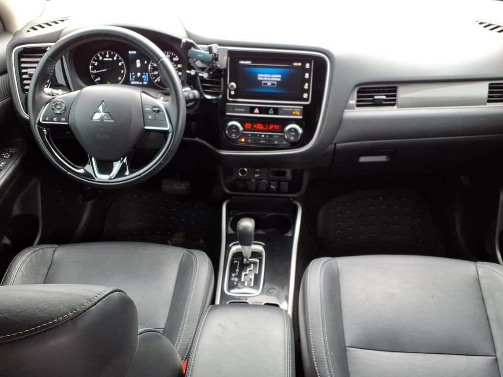Used 2019 Mitsubishi Outlander SEL AWD/4WD image 18