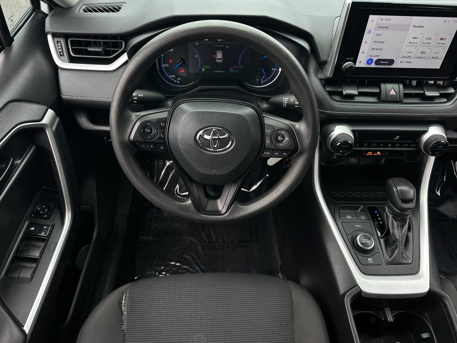 Used 2024 Toyota RAV4 LE AWD/4WD image 13