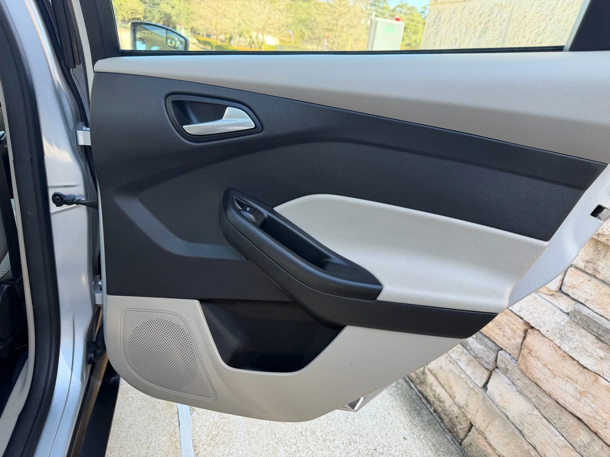 Used 2018 Ford Focus SE FWD image 27