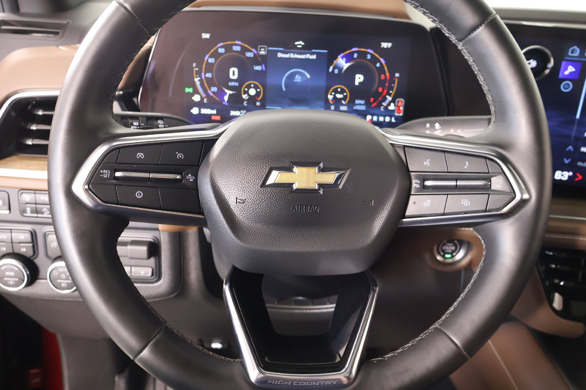 Used 2026 Chevrolet Suburban High Country AWD/4WD image 3