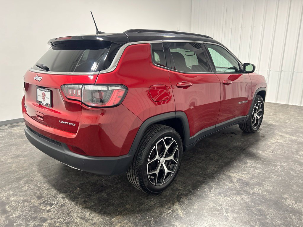 Used 2024 Jeep Compass Limited AWD/4WD image 4