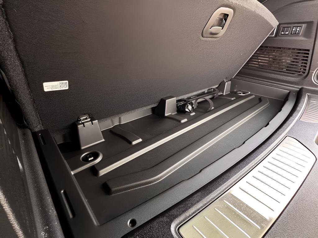 Used 2025 GMC Yukon AT4 Ultimate w/ LPO, Floor Liner Package image 36