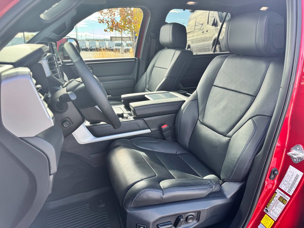 Used 2025 Toyota Sequoia Platinum AWD/4WD image 9