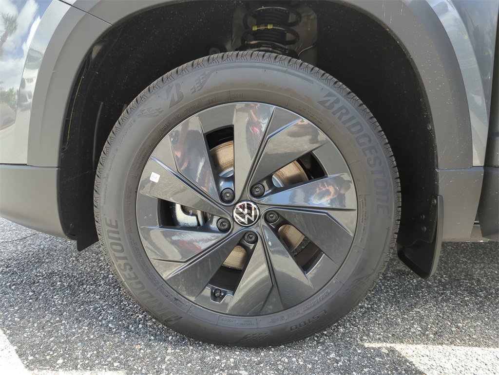 New 2025 Volkswagen Taos S image 41