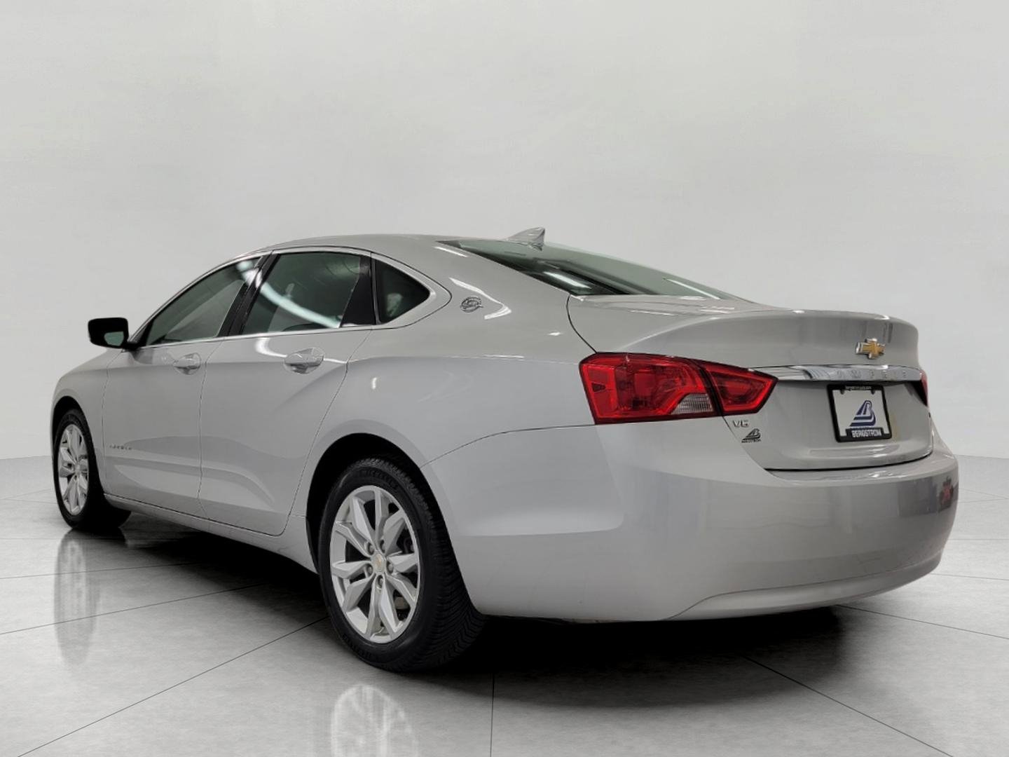 Used 2017 Chevrolet Impala LT FWD image 21