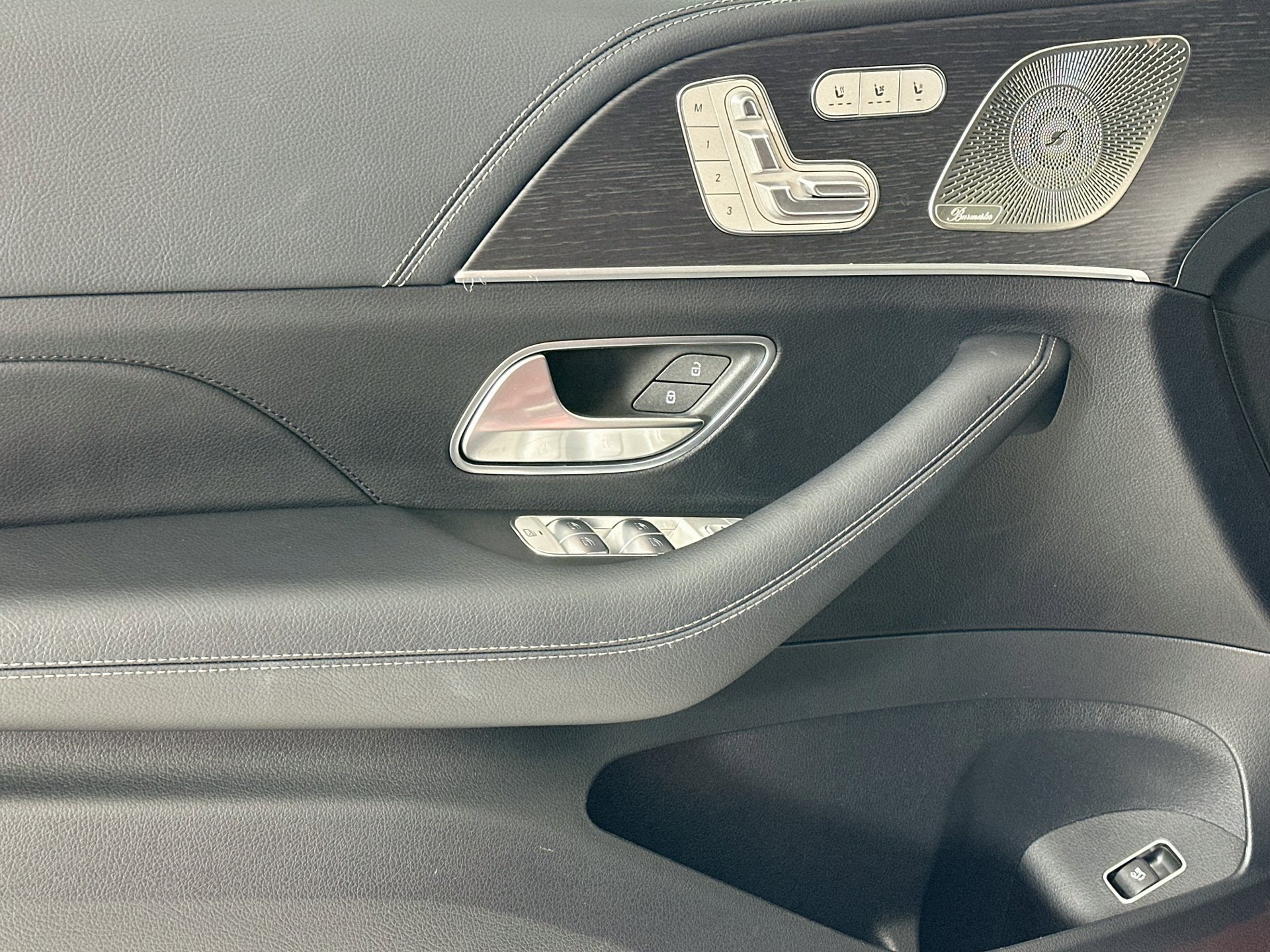 Certified 2025 Mercedes-Benz GLE 350 4MATIC image 19