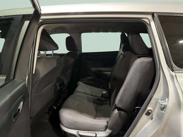 Used 2024 Toyota Highlander LE image 24
