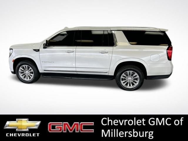 Used 2022 GMC Yukon XL SLT w/ SLT Premium Package image 8