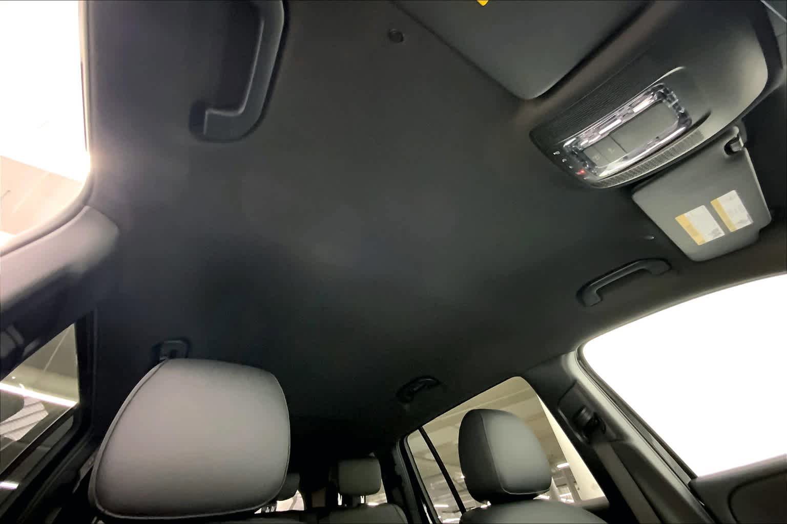 Certified 2024 Mercedes-Benz GLB 250 image 24