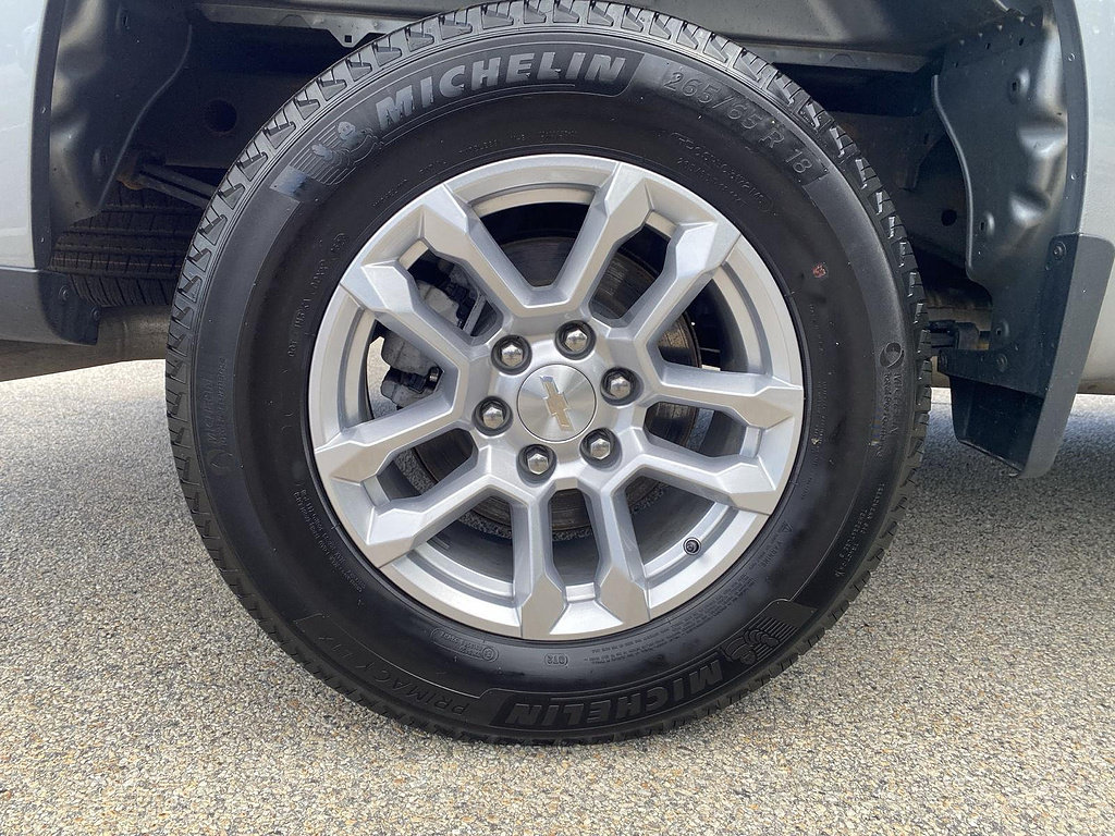 Used 2023 Chevrolet Silverado 1500 LT AWD/4WD image 11