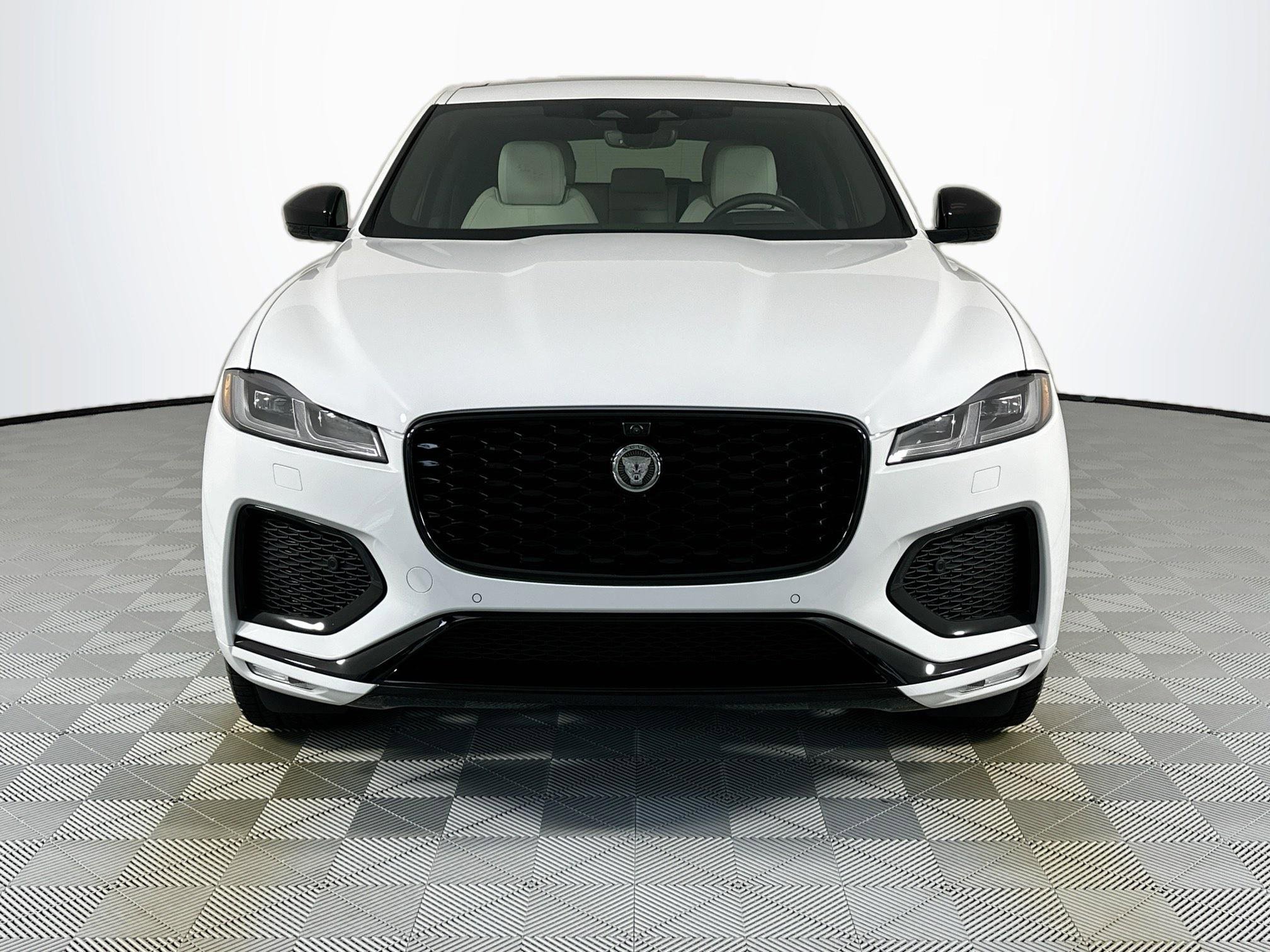 Used 2026 Jaguar F-PACE R-Dynamic S image 2