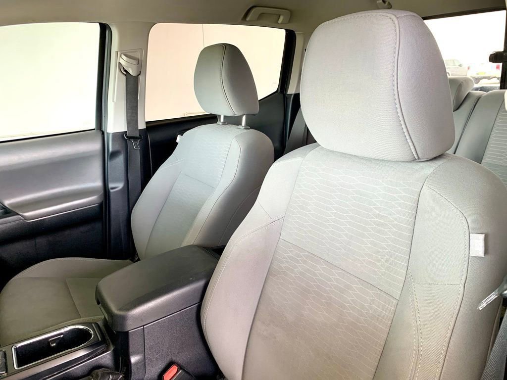 Used 2019 Toyota Tacoma SR w/ SR Convenience Package image 12