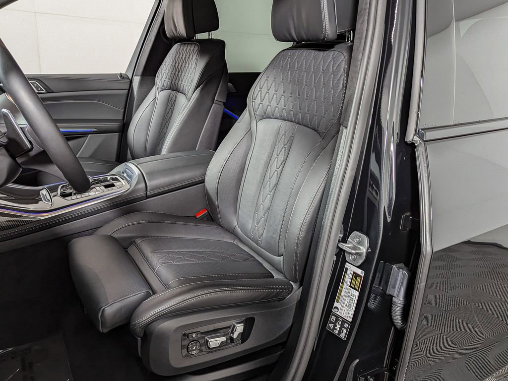 Used 2026 BMW X7 M60i image 21