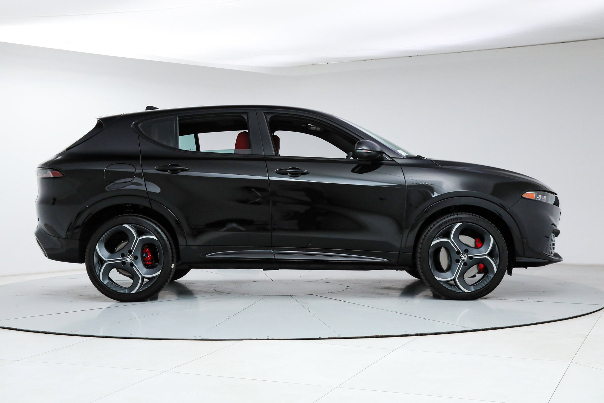 New 2026 Alfa Romeo Tonale Veloce w/ Quick Order Package 23H Volce image 6