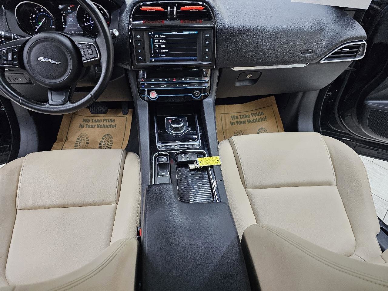 Used 2018 Jaguar F-PACE Premium AWD/4WD image 29
