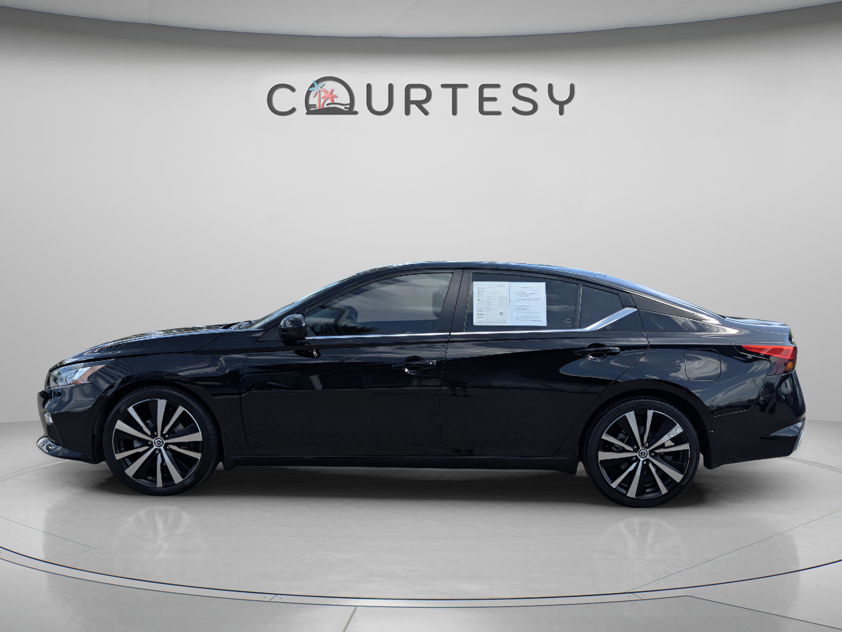 Certified 2021 Nissan Altima 2.5 SR image 2