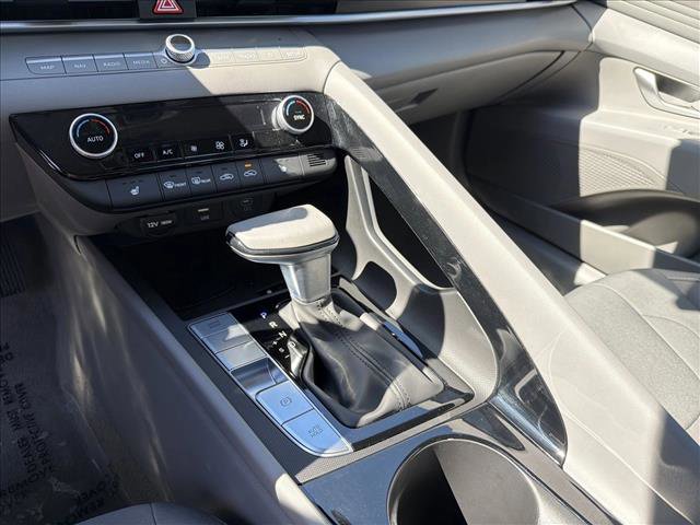 Used 2025 Hyundai Elantra SEL image 20