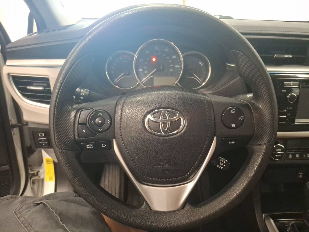 Used 2016 Toyota Corolla LE FWD image 18