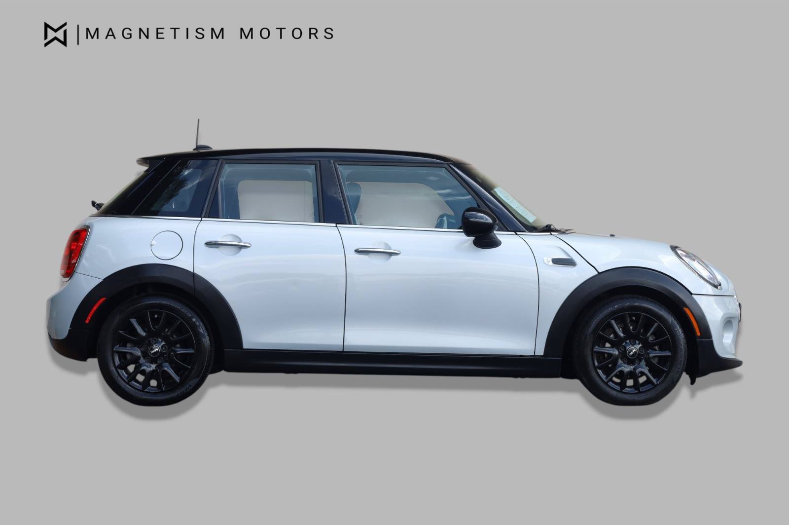 Used 2015 MINI Cooper 4-Door Hardtop FWD image 3