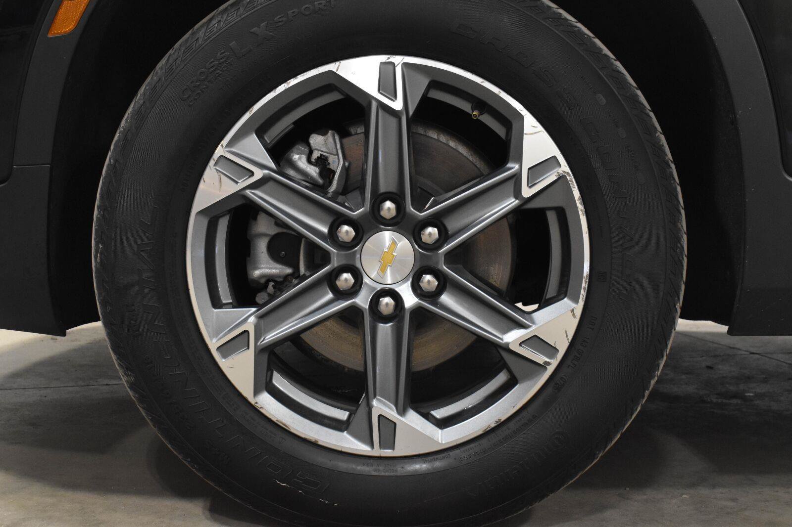Used 2025 Chevrolet Blazer LT FWD image 29