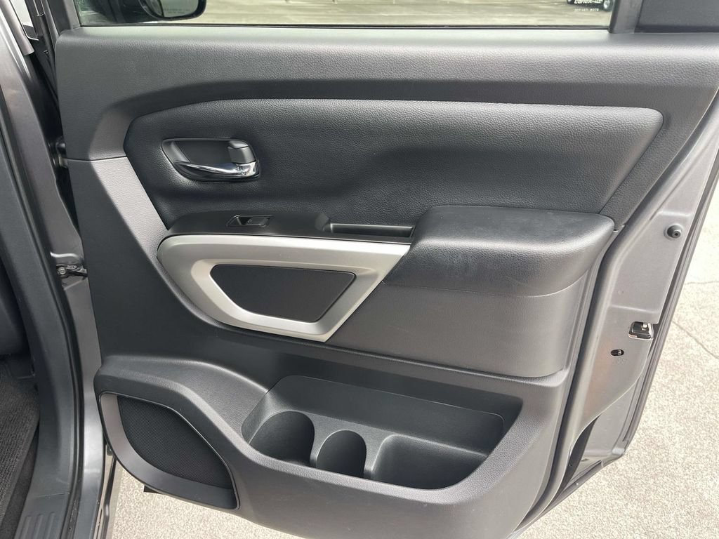 Used 2023 Nissan Titan SV RWD image 29