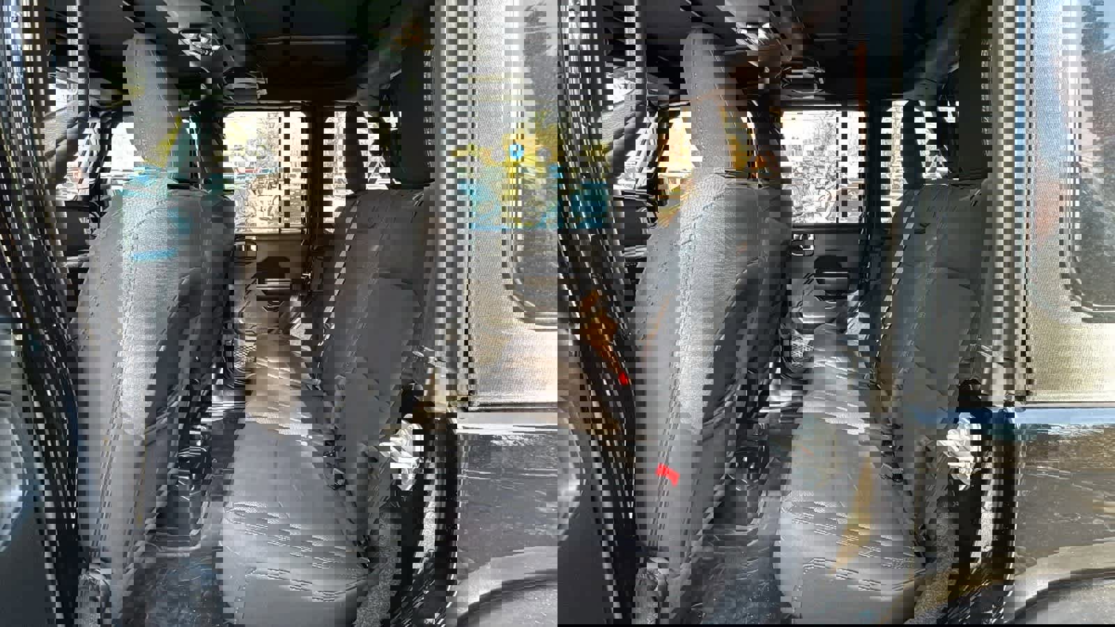 Used 2022 Jeep Wrangler Unlimited Sport image 29