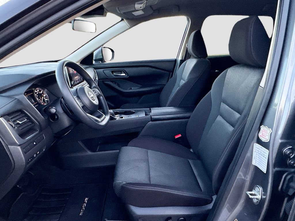 Used 2024 Nissan Rogue SV image 26