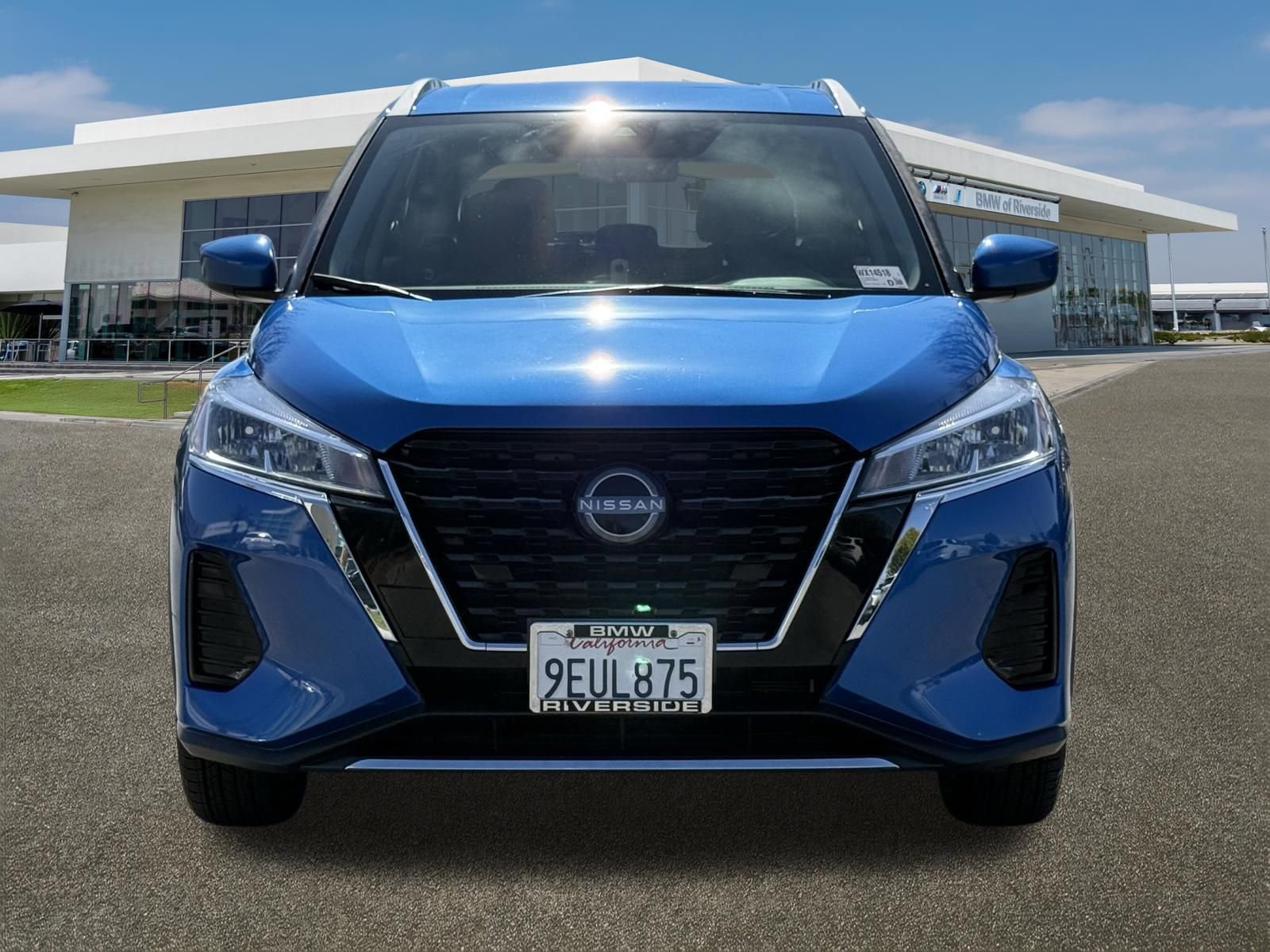 Used 2023 Nissan Kicks SV image 3