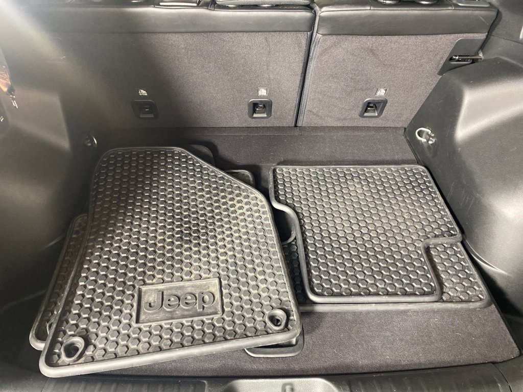 Used 2022 Jeep Cherokee Trailhawk w/ Comfort/Convenience Group image 9